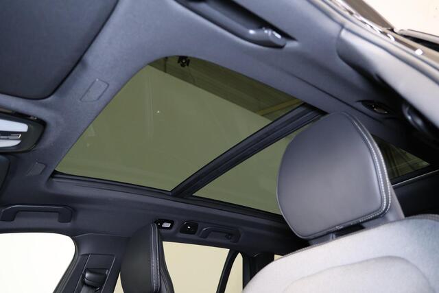 Volvo V60 T8 Recharge AWD Plus Dark - Panorama/schuifdak - IntelliSafe Assist & Surround - 360º Camera - Harman/Kardon audio - Verwarmde voorstoelen, stuur & achterbank - Parkeersensoren voor & achter - Elektr. bedienb. voorstoelen met geheugen - Head up display - Extra getint glas - Inklapbare trekhaak - 18' LMV