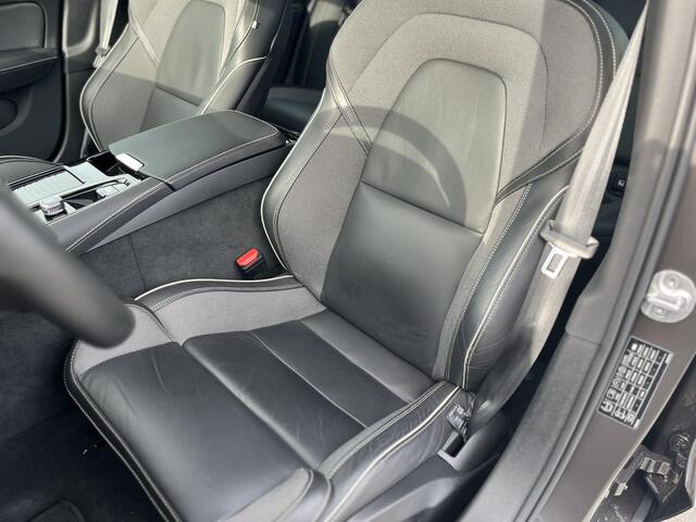 Volvo V60 2.0 T6 Plug-in hybrid AWD Plus Dark