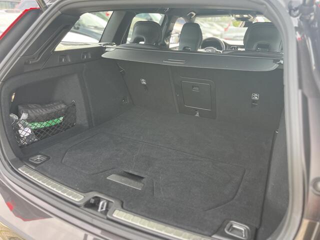Volvo V60 2.0 T6 Plug-in hybrid AWD Plus Dark