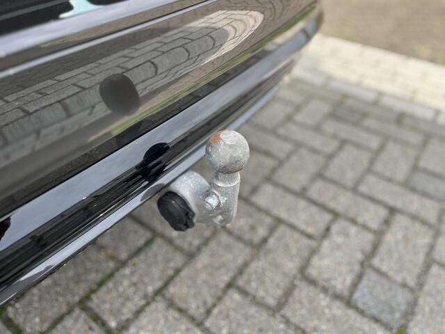 Volvo V60 2.0 T6 Plug-in hybrid AWD Plus Dark