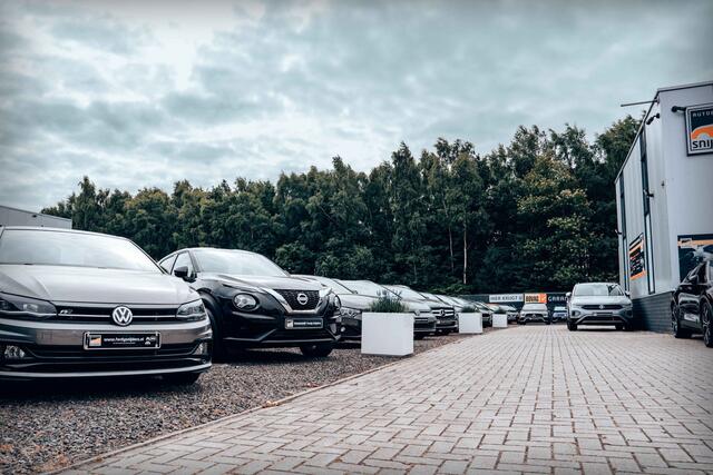 Volvo V60 2.0 T6 Plug-in hybrid AWD Plus Bright, Orig.NL | Pano | DAB+ | Leer | Camera | LED Plus - RIJKLAAR + BOVAG GARANTIE