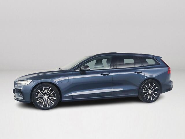 Volvo V60 T8 Plug-in hybrid AWD Plus Dark | SOH 100% | Panoramadak | 360° camera | Head-up display | Harman Kardon | Stoel- en stuurverwarming | Trekhaak