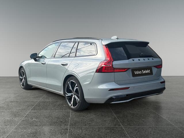 Volvo V60 2.0 T6 Plug-in hybrid AWD Plus Dark | Panoramadak | Trekhaak | 360 graden camera | 19" velgen | Stuur- en stoelverwarming