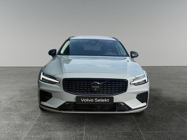 Volvo V60 2.0 T6 Plug-in hybrid AWD Plus Dark | Panoramadak | Trekhaak | 360 graden camera | 19" velgen | Stuur- en stoelverwarming
