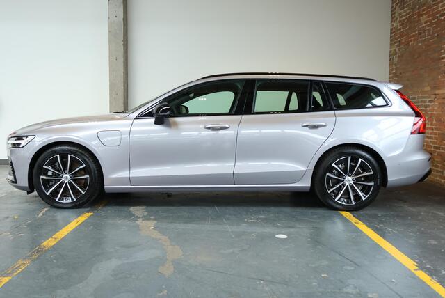 Volvo V60 T8 Plug-in hybrid AWD Plus Dark | 360° Parkeercamera | Semi-Electrische Wegklapbare Trekhaak | Stoelverwarming | Stuurwielverwarming | Google infotainment | Parkeersensoren voor + achter | Lederen bekleding – foto 5