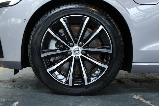 Volvo V60 T8 Plug-in hybrid AWD Plus Dark | 360° Parkeercamera | Semi-Electrische Wegklapbare Trekhaak | Stoelverwarming | Stuurwielverwarming | Google infotainment | Parkeersensoren voor + achter | Lederen bekleding – foto 8