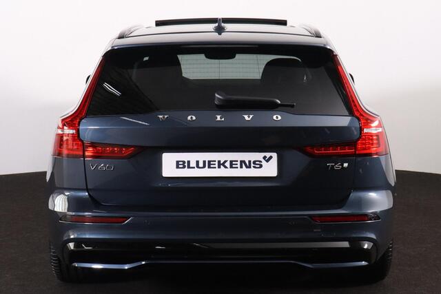 Volvo V60 T6 Recharge AWD Plus Dark - Panorama/schuifdak - IntelliSafe Assist & Surround - 360º Camera - Harman/Kardon audio - Verwarmde voorstoelen, stuur & achterbank - Parkeersensoren voor & achter - Elektr. bedienb. voorstoelen met geheugen - Head up display - Extra getint glas - 19' LMV