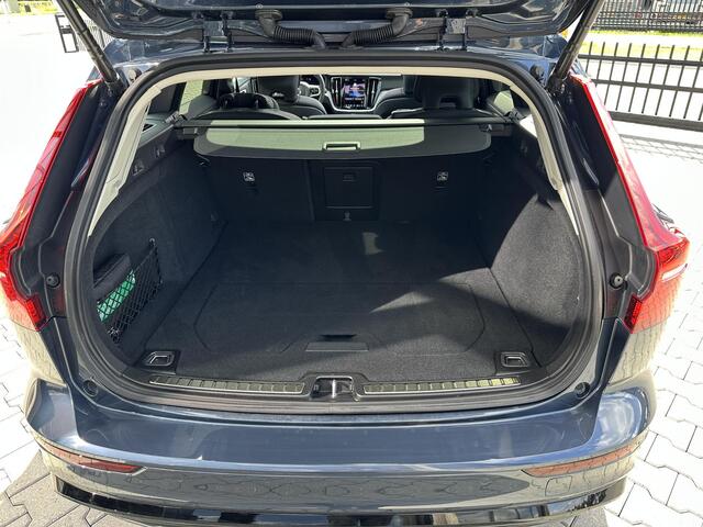 Volvo V60 2.0 B4 Plus Dark HUD|360|ACC|Pano|leder