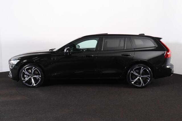 Volvo V60 T6 Recharge AWD Plus Dark - Panorama/schuifdak - IntelliSafe Assist & Surround - 360º Camera - Harman/Kardon audio - Verwarmde voorstoelen, stuur & achterbank - Parkeersensoren voor & achter - Elektr. bedienb. voorstoelen met geheugen - Head up display - Extra getint glas - 19' LMV