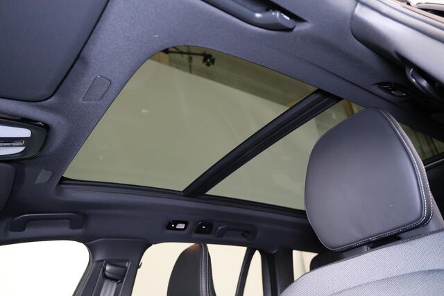 Volvo V60 T6 Recharge AWD Plus Dark - Panorama/schuifdak - IntelliSafe Assist & Surround - 360º Camera - Harman/Kardon audio - Verwarmde voorstoelen, stuur & achterbank - Parkeersensoren voor & achter - Elektr. bedienb. voorstoelen met geheugen - Head up display - Extra getint glas - 19' LMV