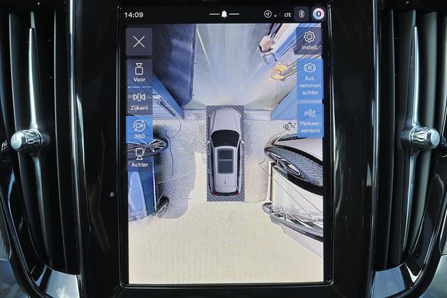 Volvo V60 T6 Recharge AWD Plus Dark - Panorama/schuifdak - IntelliSafe Assist & Surround - 360º Camera - Harman/Kardon audio - Verwarmde voorstoelen, stuur & achterbank - Parkeersensoren voor & achter - Elektr. bedienb. voorstoelen met geheugen - Head up display - Extra getint glas - 19' LMV