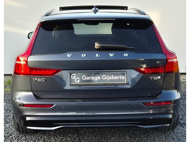 Volvo V60 2.0 T8 Phev AWD Plus Dark 360 Camera - Panoramadak - 19" Wielen - Lighting - Harman Kardon Audio - 2000 KG Trekgewicht - RA00 Interieur leder - voorruit verwarming - Achterbank verwarming - Memory stoelen