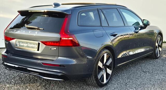 Volvo V60 2.0 T8 Phev AWD Plus Dark 360 Camera - Panoramadak - 19" Wielen - Lighting - Harman Kardon Audio - 2000 KG Trekgewicht - RA00 Interieur leder - voorruit verwarming - Achterbank verwarming - Memory stoelen