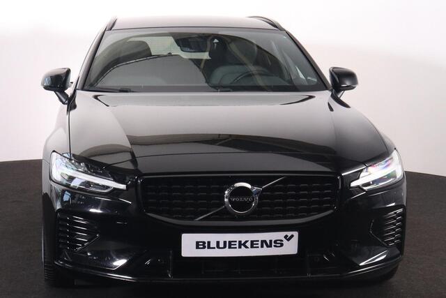 Volvo V60 T6 Recharge AWD R-Design - IntelliSafe Assist - Adaptieve LED koplampen - Parkeercamera achter - Parkeersensoren voor & achter - Elektr. bedienb. voorstoelen met geheugen links - Extra getint glas - Inklapbare trekhaak - 18' LMV