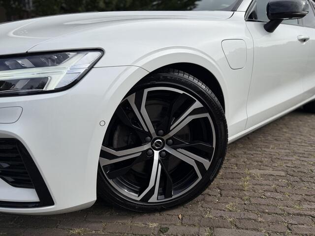 Volvo V60 2.0 T8 Plug-in hybrid AWD Ultimate Dark | HUD | Pano | Harman & Kardon | 360 | BTW | – foto 2