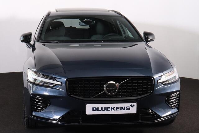 Volvo V60 T6 Recharge AWD Plus Dark - Panorama/schuifdak - IntelliSafe Assist & Surround - 360º Camera - Harman/Kardon audio - Verwarmde voorstoelen, stuur & achterbank - Parkeersensoren voor & achter - Elektr. bedienb. voorstoelen met geheugen - Head up display - Extra getint glas - 19' LMV – foto 2