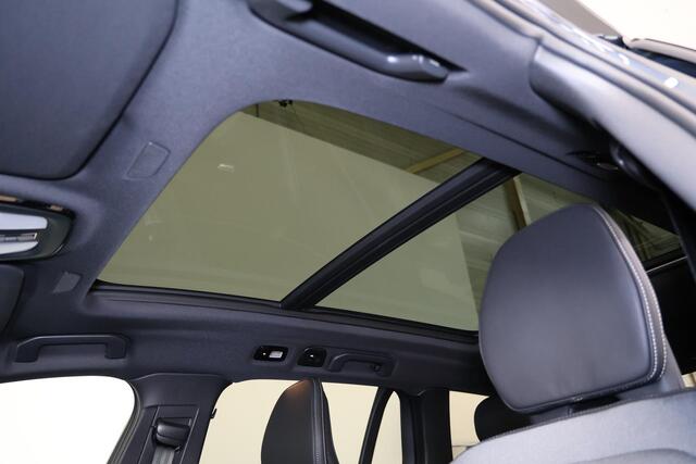 Volvo V60 T6 Recharge AWD Plus Dark - Panorama/schuifdak - IntelliSafe Assist & Surround - 360º Camera - Harman/Kardon audio - Verwarmde voorstoelen, stuur & achterbank - Parkeersensoren voor & achter - Elektr. bedienb. voorstoelen met geheugen - Head up display - Extra getint glas - 19' LMV – foto 6