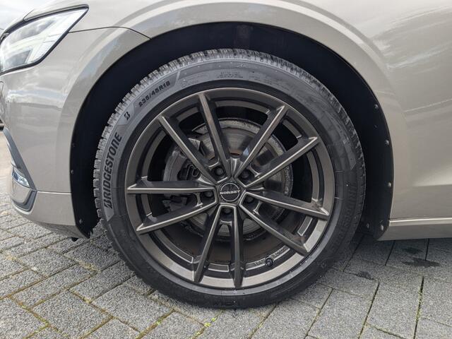 Volvo V60 2.0 195PK B4 | Inscription | Trekhaak el. | Orrefors Crystal Eye | Memory | Borbet Velgen | ACC | ECC | Navi | Leder | LED | Stoelverw. | Camera |