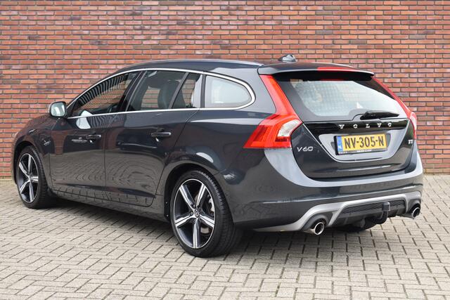 Volvo V60 T3 153PK R-Design Automaat | Trekhaak | All season banden |