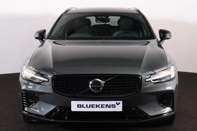 Volvo V60 T6 Recharge AWD Plus Dark - Panorama/schuifdak - IntelliSafe Assist & Surround - 360º Camera - Harman/Kardon audio - Verwarmde voorstoelen, stuur & achterbank - Parkeersensoren voor & achter - Elektr. bedienb. voorstoelen met geheugen - Head up display - Extra getint glas - 19' LMV