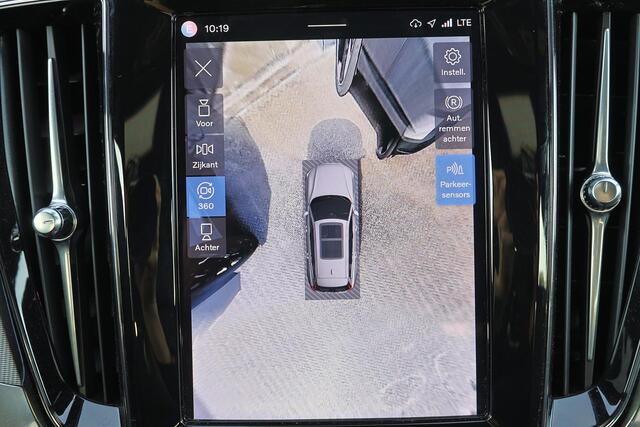 Volvo V60 T6 Recharge AWD Plus Dark - IntelliSafe Assist & Surround - 360º Camera - Harman/Kardon audio - Verwarmde voorstoelen, stuur & achterbank - Parkeersensoren voor & achter - Elektr. bedienb. voorstoelen met geheugen - Inklapbare trekhaak - 18' LMV