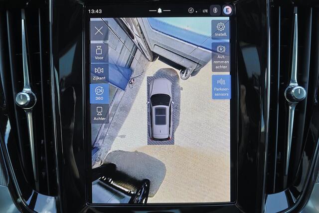 Volvo V60 T6 Recharge AWD Plus Dark - Panorama/schuifdak - IntelliSafe Assist & Surround - 360º Camera - Harman/Kardon audio - Verwarmde voorstoelen, stuur & achterbank - Parkeersensoren voor & achter - Elektr. bedienb. voorstoelen met geheugen - Head up display - Extra getint glas - 19' LMV