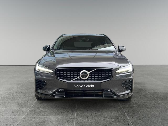 Volvo V60 2.0 T6 Plug-in hybrid AWD Plus Dark l Verwarmbare Voorruit l Trekhaak l 360 camera l