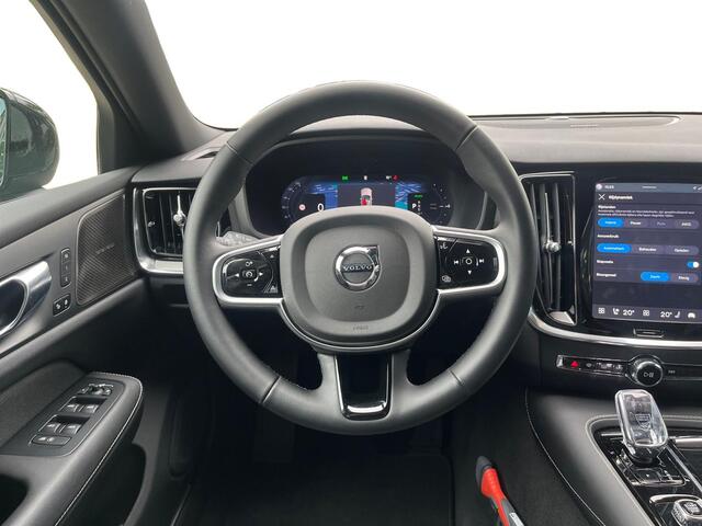 Volvo V60 2.0 T6 Plug-in hybrid AWD Plus Dark l Verwarmbare Voorruit l Trekhaak l 360 camera l