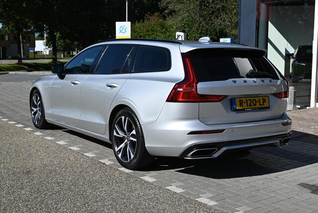 Volvo V60 2.0 B4 Plus Dark