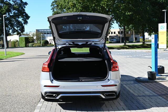 Volvo V60 2.0 B4 Plus Dark