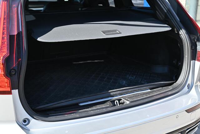 Volvo V60 2.0 B4 Plus Dark