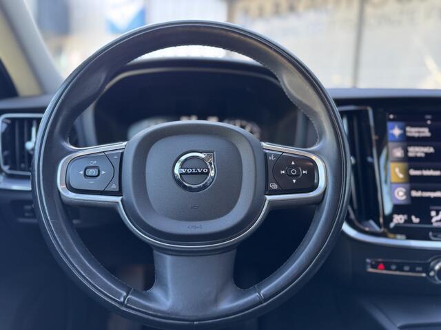 Volvo V60 2.0 B3 Momentum Business | Trekhaak | Camera
