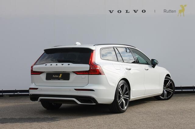 Volvo V60 T6 340pk automaat Recharge AWD R-Design Panoramich schuif kanteldak / Semi elektrisch wegklapbare trekhaak / Adaptieve cruise control