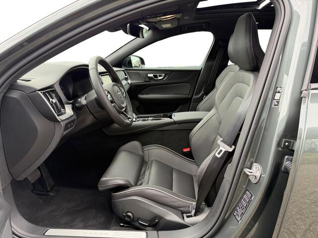 Volvo V60 2.0 T6 Plug-in hybrid AWD Plus Dark l Schuif/kantel dak l Getint glas achter l