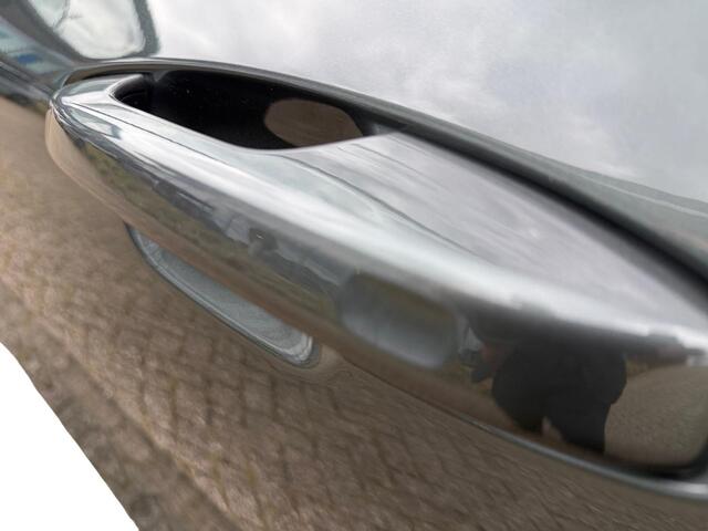 Volvo V60 2.0 T6 Plug-in hybrid AWD Plus Dark l Schuif/kantel dak l Getint glas achter l