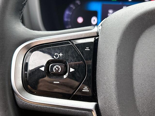 Volvo V60 2.0 B4 Plus Dark | Stoelverwarming | 19 Inch wielen | trekhaak |