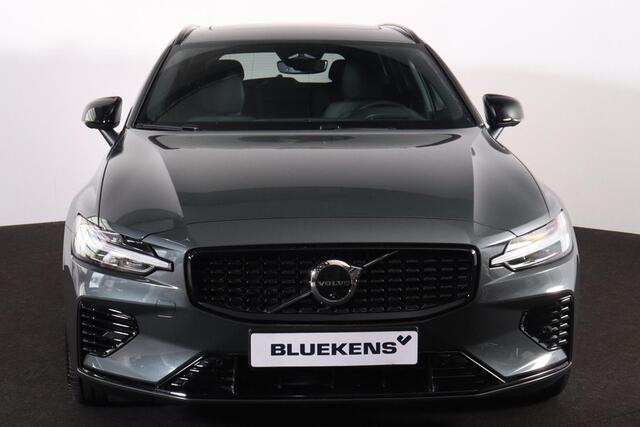 Volvo V60 T6 Recharge AWD Plus Dark - Panorama/schuifdak - IntelliSafe Assist & Surround - 360º Camera - Harman/Kardon audio - Verwarmde voorstoelen, stuur & achterbank - Parkeersensoren voor & achter - Elektr. bedienb. voorstoelen met geheugen - Head up display - Extra getint glas - 19' LMV – foto 2