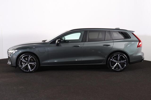 Volvo V60 T6 Recharge AWD Plus Dark - Panorama/schuifdak - IntelliSafe Assist & Surround - 360º Camera - Harman/Kardon audio - Verwarmde voorstoelen, stuur & achterbank - Parkeersensoren voor & achter - Elektr. bedienb. voorstoelen met geheugen - Head up display - Extra getint glas - 19' LMV – foto 3