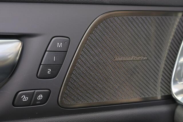 Volvo V60 T6 Recharge AWD Plus Dark - Panorama/schuifdak - IntelliSafe Assist & Surround - 360º Camera - Harman/Kardon audio - Verwarmde voorstoelen, stuur & achterbank - Parkeersensoren voor & achter - Elektr. bedienb. voorstoelen met geheugen - Head up display - Extra getint glas - 19' LMV – foto 10