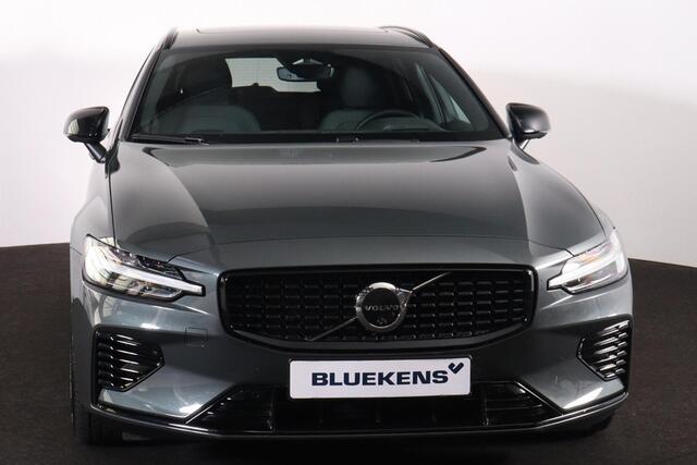 Volvo V60 T8 Recharge AWD Plus Dark - Panorama/schuifdak - IntelliSafe Assist & Surround - 360º Camera - Harman/Kardon audio - Verwarmde voorstoelen, stuur & achterbank - Parkeersensoren voor & achter - Elektr. bedienb. voorstoelen met geheugen - Head up display - Extra getint glas - Inklapbare trekhaak - 18' LMV – foto 2
