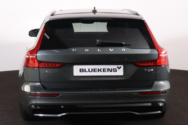 Volvo V60 T8 Recharge AWD Plus Dark - Panorama/schuifdak - IntelliSafe Assist & Surround - 360º Camera - Harman/Kardon audio - Verwarmde voorstoelen, stuur & achterbank - Parkeersensoren voor & achter - Elektr. bedienb. voorstoelen met geheugen - Head up display - Extra getint glas - Inklapbare trekhaak - 18' LMV – foto 4