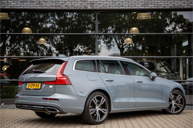 Volvo V60 2.0 T8 Recharge AWD R-Design , Trekhaak, Cruise control, Achterstoelen verwarmd, – foto 2