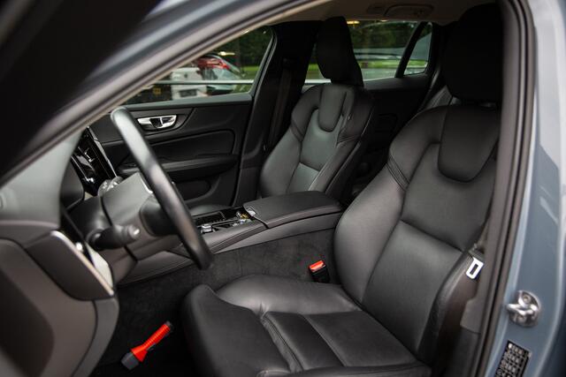 Volvo V60 2.0 T8 Recharge AWD R-Design , Trekhaak, Cruise control, Achterstoelen verwarmd, – foto 3