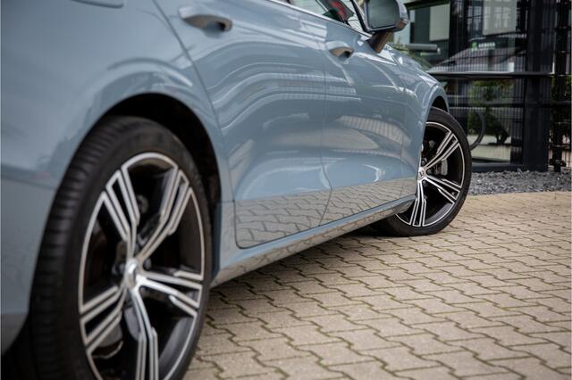 Volvo V60 2.0 T8 Recharge AWD R-Design , Trekhaak, Cruise control, Achterstoelen verwarmd, – foto 8