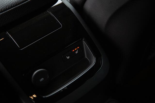 Volvo V60 2.0 T8 Recharge AWD R-Design , Trekhaak, Cruise control, Achterstoelen verwarmd, – foto 10