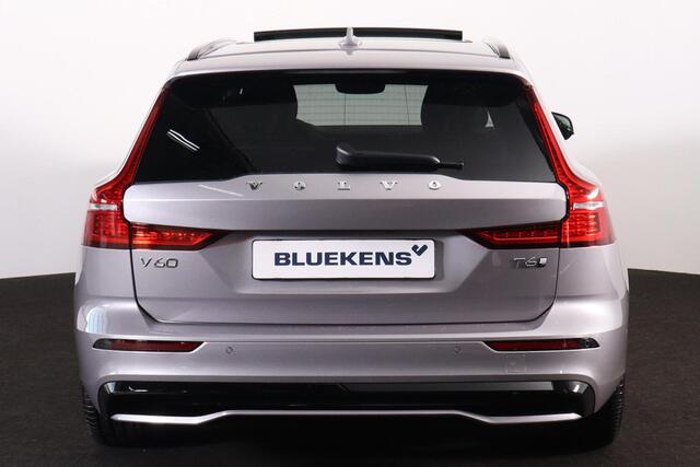 Volvo V60 T6 Recharge AWD Plus Dark - Panorama/schuifdak - IntelliSafe Assist & Surround - 360º Camera - Harman/Kardon audio - Verwarmde voorstoelen, stuur & achterbank - Parkeersensoren voor & achter - Elektr. bedienb. voorstoelen met geheugen - Head up display - Extra getint glas - 19' LMV – foto 4