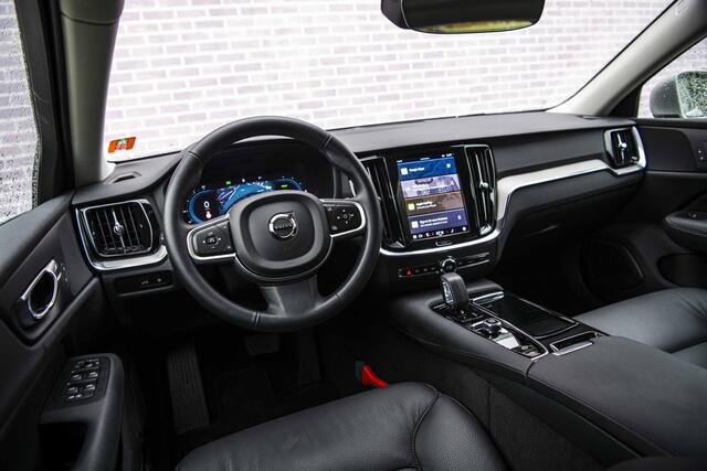 Volvo V60 2.0 T6 Plug-in Hybrid AWD Essential Bright | PHEV Long Range | Trekhaak | Lederen Bekleding | Achteruitrijcamera | Parkeersensoren | Stoelverwarming voor en achter | Cruise Control Adaptief | BLIS | Google Navigatie | Apple Carplay | Android Auto – foto 9