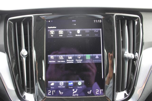 Volvo V60 T6 340PK Automaat Recharge AWD Business Pro Road Sign Information / Adaptieve Cruise Control / 18" lichtmetalen velgen / Stoelverwarming / Stuurwielverwarming / – foto 7