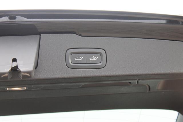 Volvo V60 T6 340PK Automaat Recharge AWD Business Pro Road Sign Information / Adaptieve Cruise Control / 18" lichtmetalen velgen / Stoelverwarming / Stuurwielverwarming / – foto 10