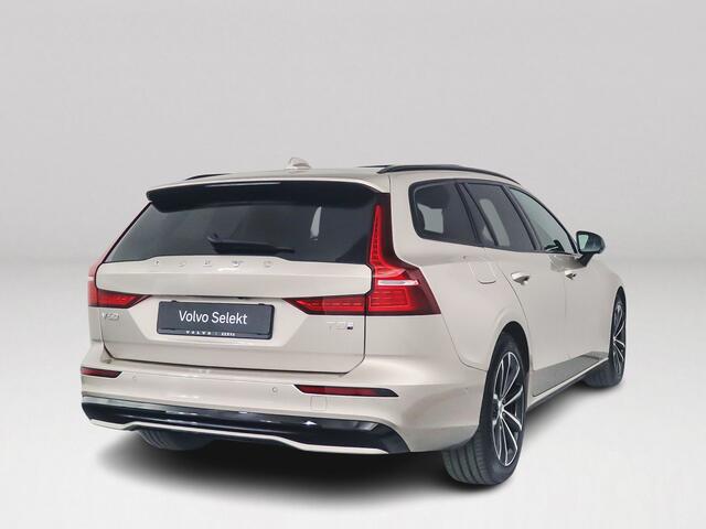 Volvo V60 T8 Plug-in hybrid AWD Plus Dark | SOH 100% | Panoramadak | 360° camera | Head-up display | Harman Kardon | Stoel- en stuurverwarming | Trekhaak – foto 2